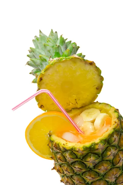 Koktejl s ananasem jako cup — Stock fotografie