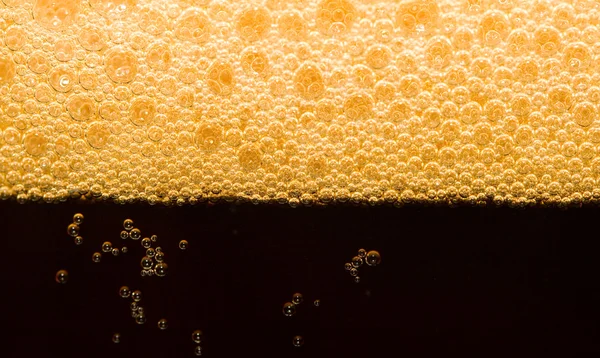 Close-up tmavé pivo — Stock fotografie