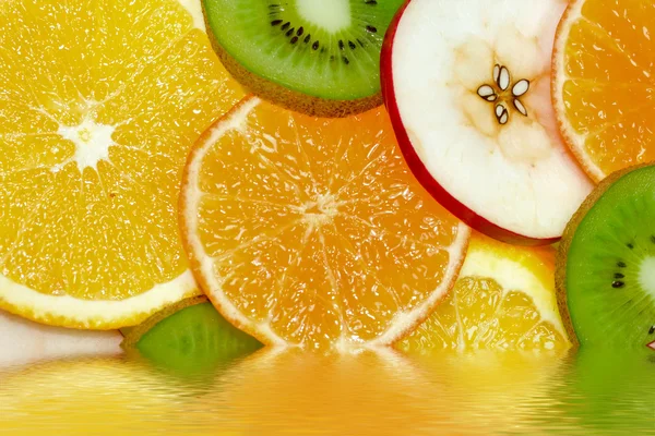 Frutas na água — Fotografia de Stock
