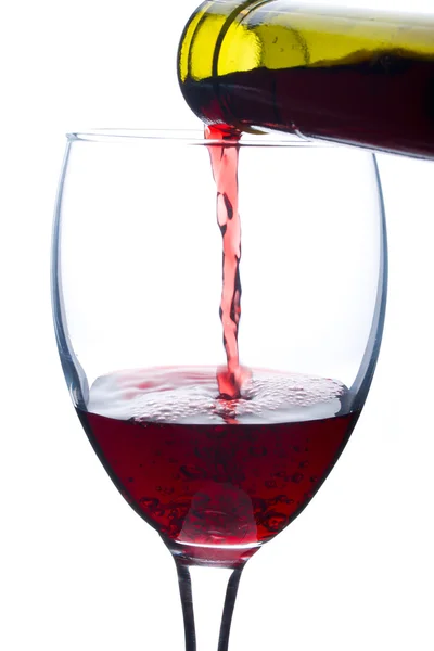 Verter un vino en una copa — Foto de Stock