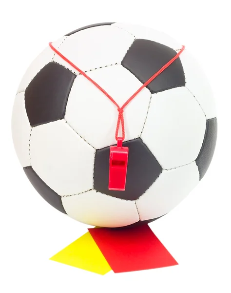 Мяч со свистком судьи — стоковое фото