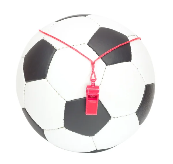 Έννοια ποδόσφαιρο, μπάλα με σφυρίχτρα — Φωτογραφία Αρχείου