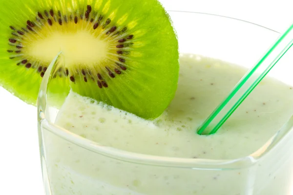 Nahaufnahme Milchshake mit Kiwi — Stockfoto