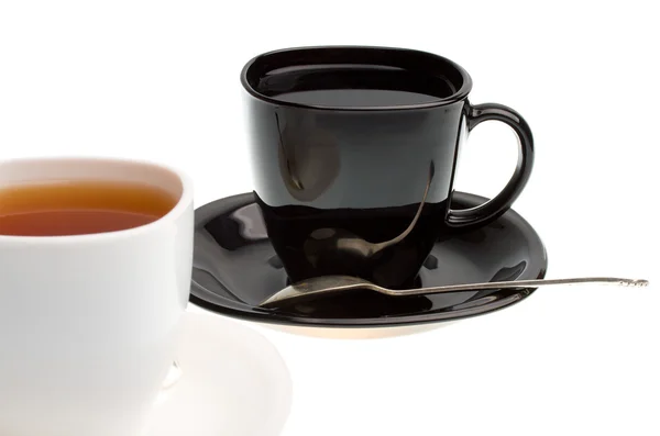 근접 흰색과 검은색 컵 차 — 스톡 사진