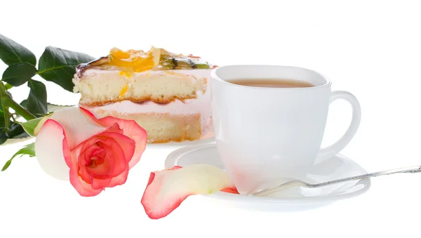 茶玫瑰和蛋糕 — 图库照片