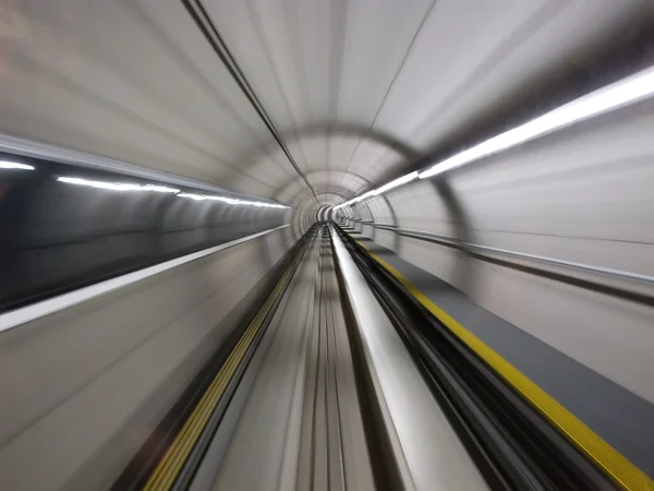 Através do túnel — Fotografia de Stock