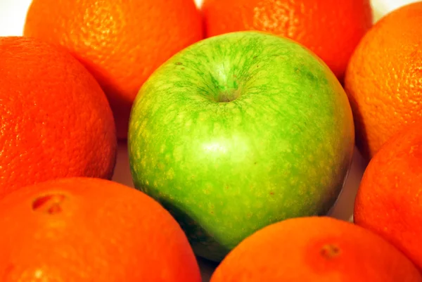 Apple And Oranges — Stock Photo, Image