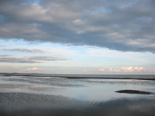 Deniz ve clody gökyüzü — Stok fotoğraf