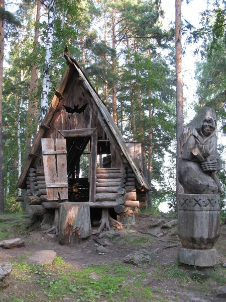 Деревянный дом старой ведьмы — стоковое фото