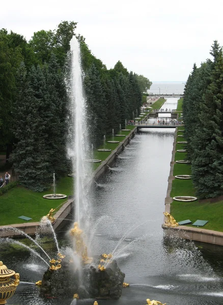 Fontaine dans le parc — Photo