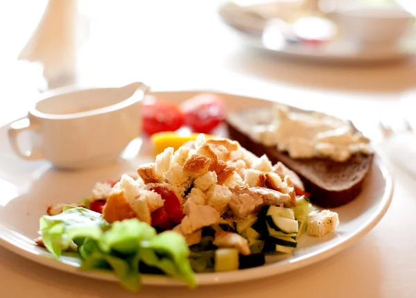Traditional caesar salad — Stock Photo, Image