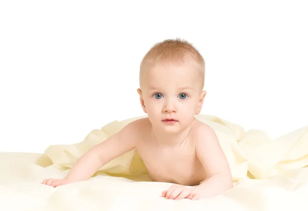 Baby ligt op bed — Stockfoto