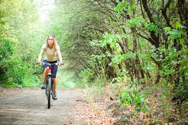 Kız bisikleti — Stok fotoğraf