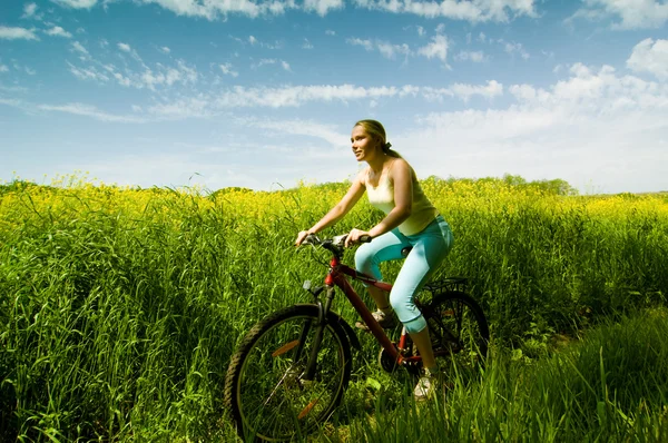 Расслабьтесь на велосипеде — стоковое фото