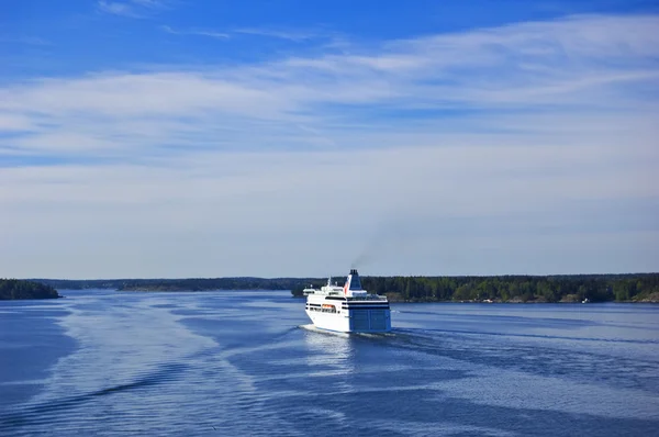 Statków wycieczkowych w archipelagu szwedzki — Zdjęcie stockowe
