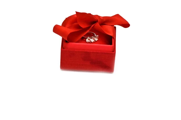 Caja de regalo con anillo — Foto de Stock