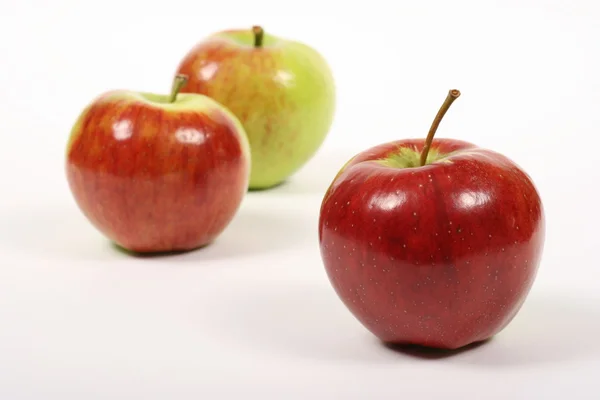 Группа яблок — стоковое фото