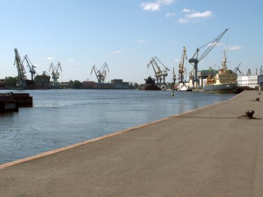 Lieutenant Schmidt quay in St-Petersburg clipart