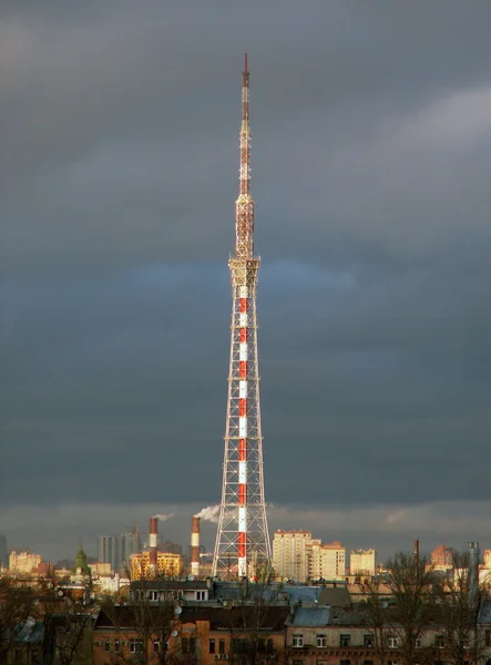 Torre de televisão — Fotografia de Stock