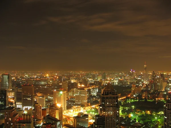 Bangkok por la noche Fotos de stock libres de derechos