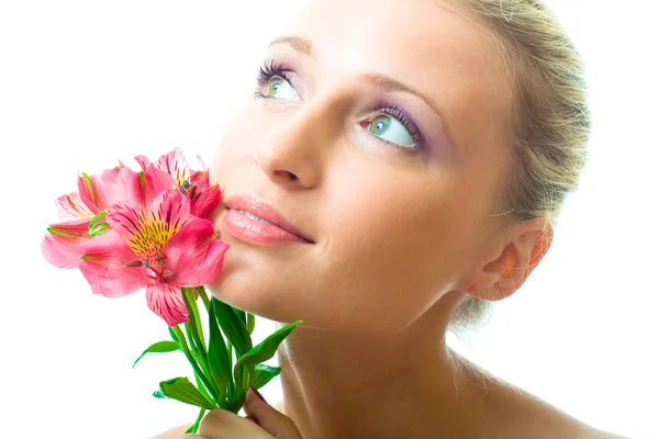 Hermosa nacked chica con flores — Foto de Stock