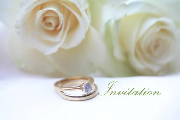 白いバラ - 結婚式の招待カード — ストック写真