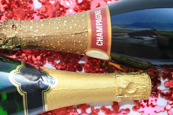Två flaskor champagne — Stockfoto