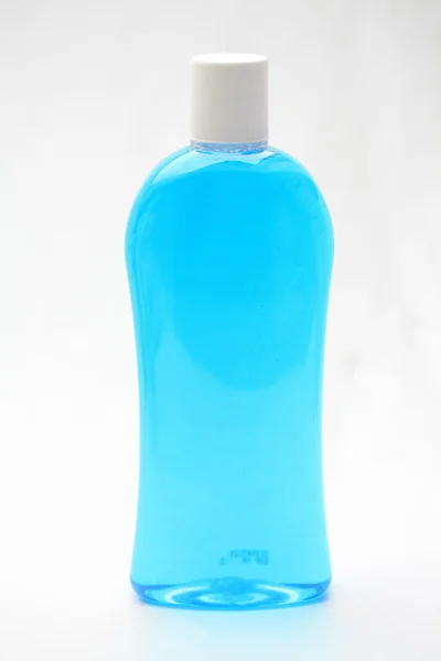 蓝色洗发水瓶 — 图库照片