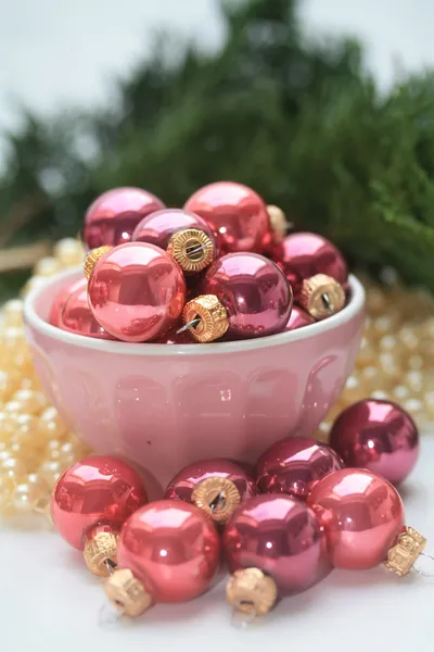 Decoraciones de Navidad rosa Fotos de stock libres de derechos
