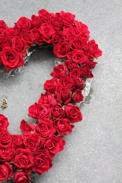 Floral arrangement, half heart shape ros