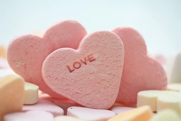 ピンクのバレンタイン ハートのキャンディ — ストック写真
