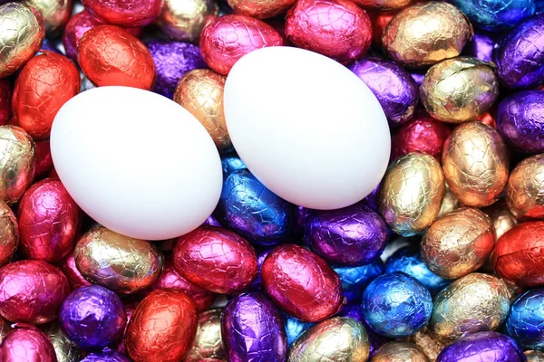 Kurze jaja na czekoladowe jaja wielkanocne — Zdjęcie stockowe