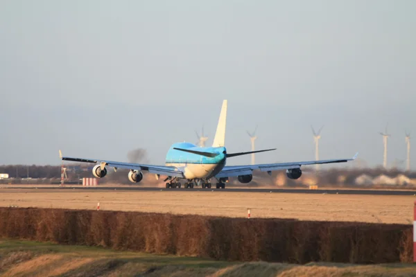 Duży samolot sekund przed zdjąć — Zdjęcie stockowe