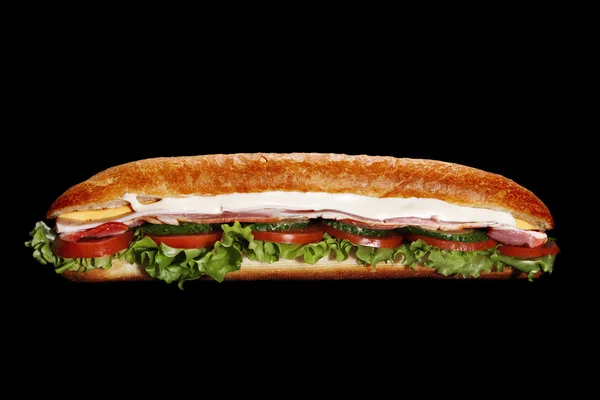 Schinken-Submarin-Sandwich auf Schwarz — Stockfoto