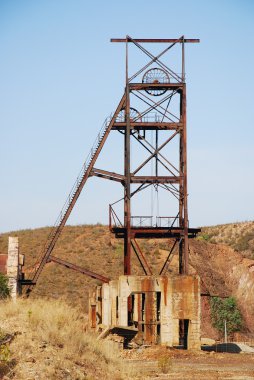 terk edilmiş endüstriyel araştırma Kulesi.