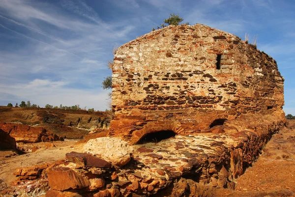 Opuštěné ruiny dům ve Španělsku. — Stock fotografie