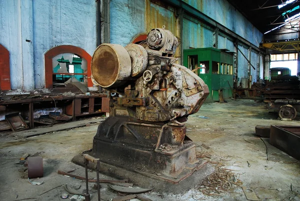 Interior da mina velha e maquinaria — Fotografia de Stock