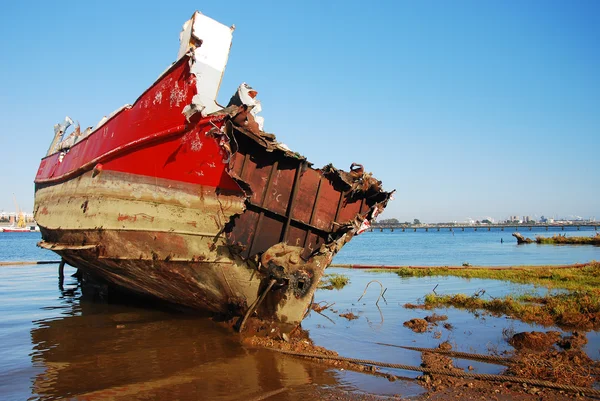 Ship wreck in port Spain. — Stock Photo, Image