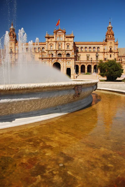 Fuente en Plaza de Espana, Sevilla . — Foto de Stock