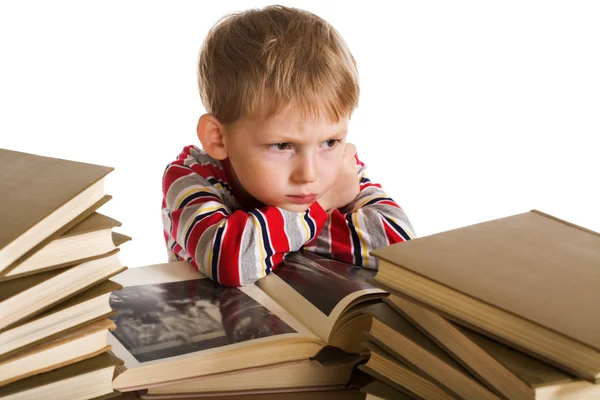 Kind mit Buch auf weißem Hintergrund — Stockfoto