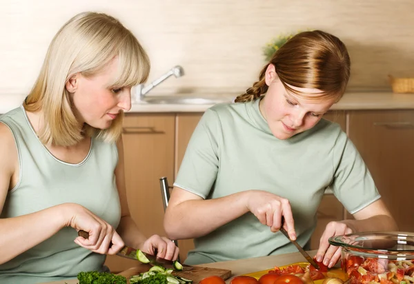 Family preparation of meal — Stock Photo, Image