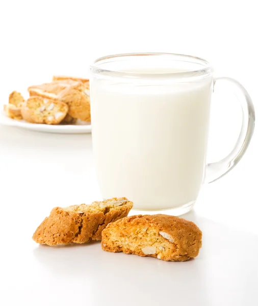 Milch mit Keksen — Stockfoto