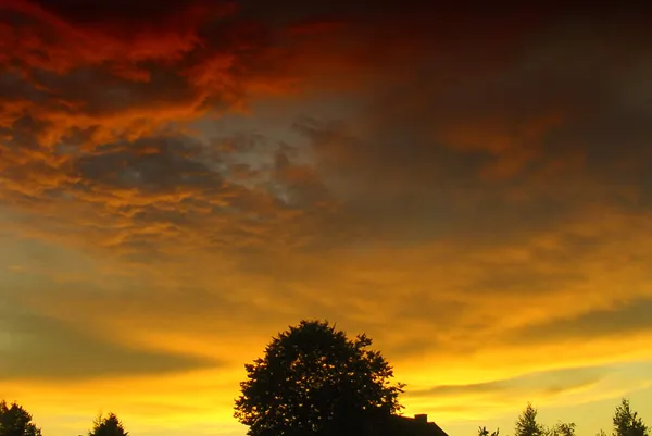 Roter Sonnenuntergang. lizenzfreie Stockfotos