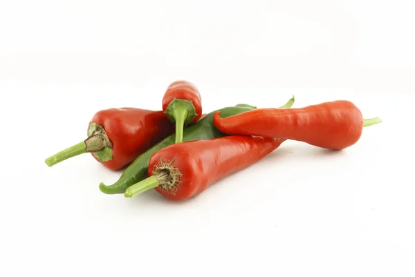 Röd och grön paprika. — Stockfoto