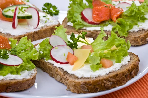 Alimentação saudável - pão integral — Fotografia de Stock