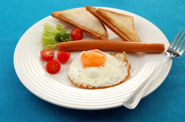 Breakfast - toasts and egg — Stock Photo, Image