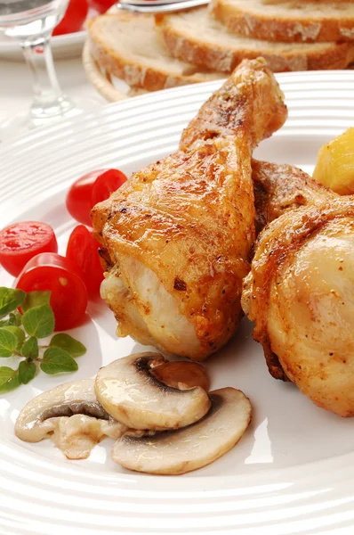 Roasted chicken leg — Stock Photo, Image
