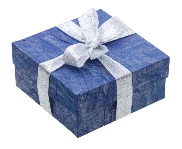 Gyönyörű kék ajándék elszigetelt fehér — Stock Fotó
