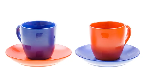 Due tazza colorata isolata su bianco — Foto Stock