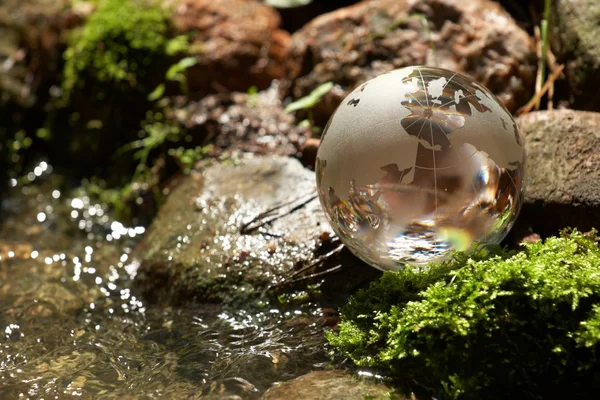 Flusso d'acqua, globo, ecologia — Foto Stock